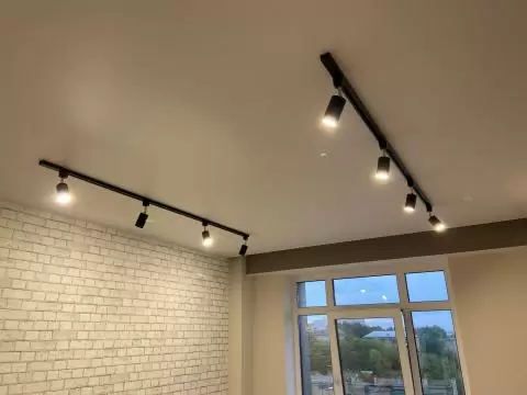 Матовый потолок в спальню